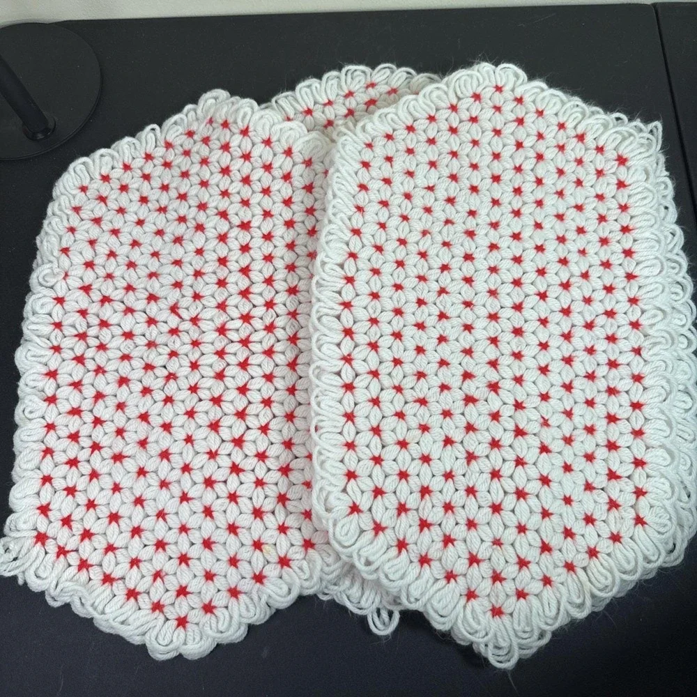 Vintage Hand-Crocheted‎ Placemats Set of 4 Red & White Oval 18